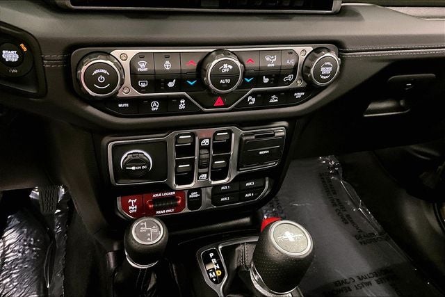 2025 Jeep Gladiator Mojave X