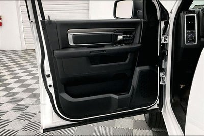 2024 RAM 1500 Classic Warlock 4x4 - Warlock Pkg - 20'' Black Wheels