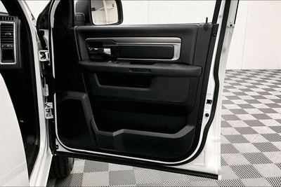 2024 RAM 1500 Classic Warlock 4x4 - Warlock Pkg - 20'' Black Wheels