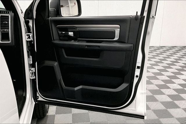 2024 RAM 1500 Classic Warlock 4x4 - Warlock Pkg - 20'' Black Wheels