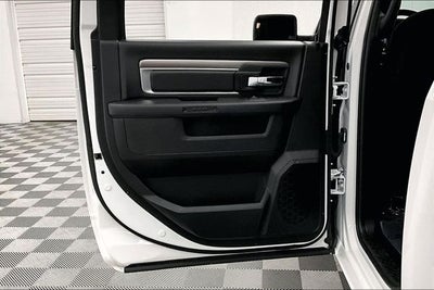 2024 RAM 1500 Classic Warlock 4x4 - Warlock Pkg - 20'' Black Wheels