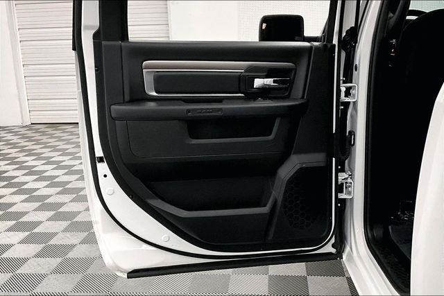 2024 RAM 1500 Classic Warlock 4x4 - Warlock Pkg - 20'' Black Wheels