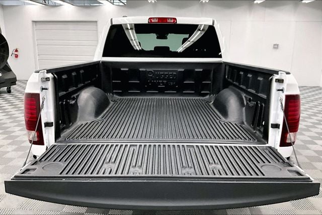 2024 RAM 1500 Classic Warlock 4x4 - Warlock Pkg - 20'' Black Wheels