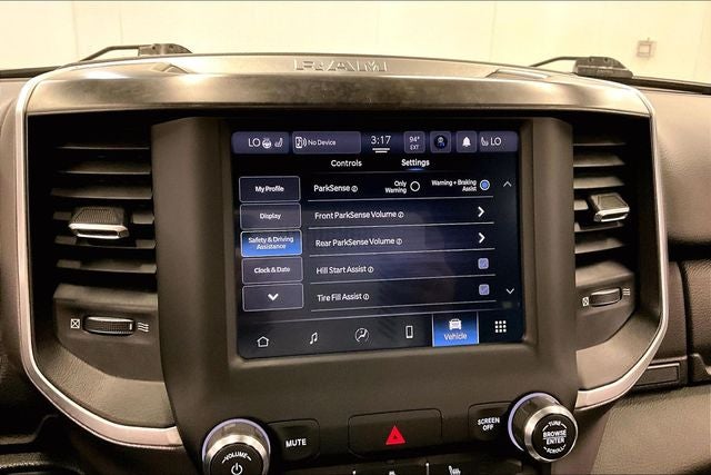 2023 RAM 1500 Big Horn/Lone Star 4x4 - Night Edtion - Htd Seats - Remote Start
