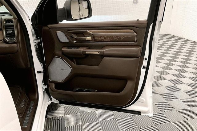 2025 RAM 1500 Limited 4x4 - Pano Roof - Htd/Cooled Massaging Leather