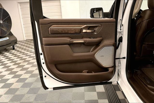 2025 RAM 1500 Limited 4x4 - Pano Roof - Htd/Cooled Massaging Leather