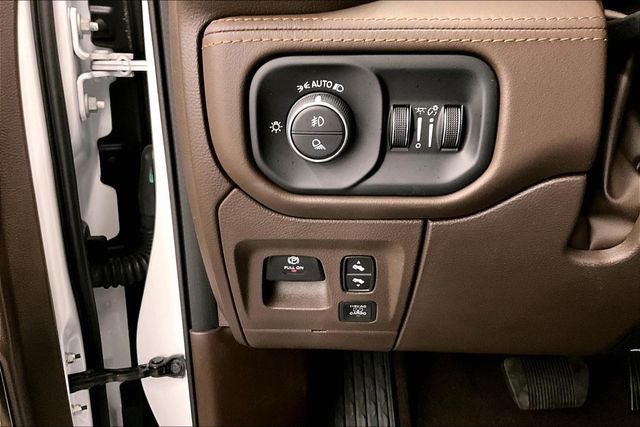 2025 RAM 1500 Limited 4x4 - Pano Roof - Htd/Cooled Massaging Leather