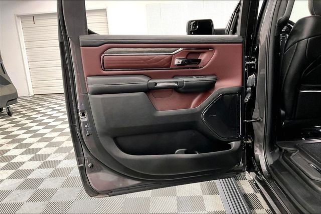 2025 RAM 1500 Limited 4x4 - Night Edition - Htd/Cooled Massaging Leather