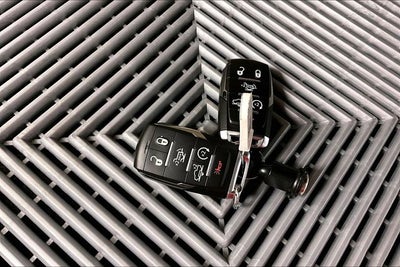 2025 RAM 1500 Limited 4x4-Pano Roof-Htd/Cooled Massaging Leather