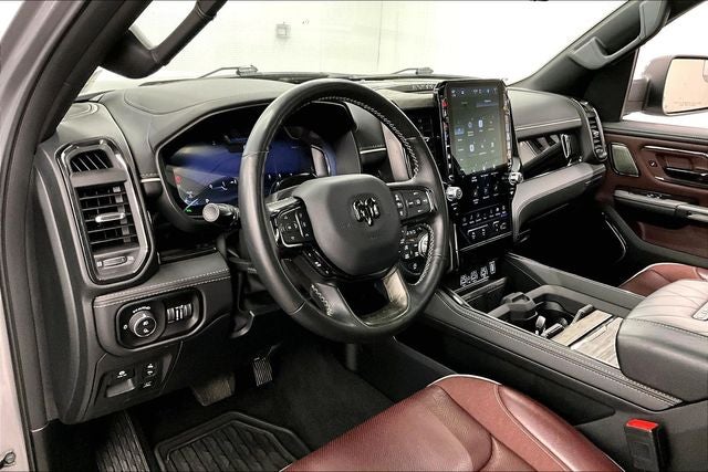 2025 RAM 1500 Limited 4x4-Pano Roof-Htd/Cooled Massaging Leather