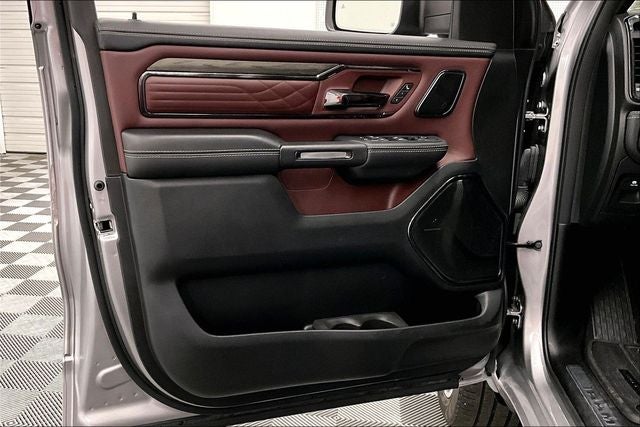2025 RAM 1500 Limited 4x4-Pano Roof-Htd/Cooled Massaging Leather