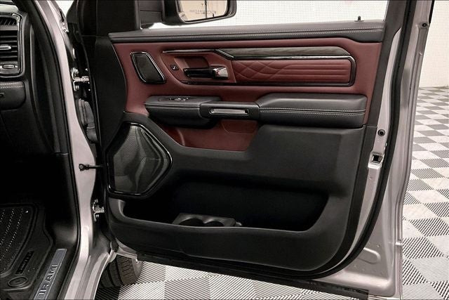 2025 RAM 1500 Limited 4x4-Pano Roof-Htd/Cooled Massaging Leather