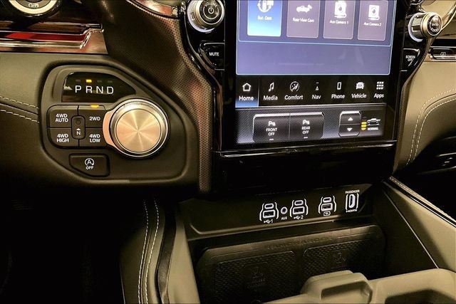 2025 RAM 1500 Limited 4x4-Pano Roof-Htd/Cooled Massaging Leather