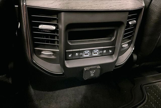 2025 RAM 1500 Limited 4x4-Pano Roof-Htd/Cooled Massaging Leather