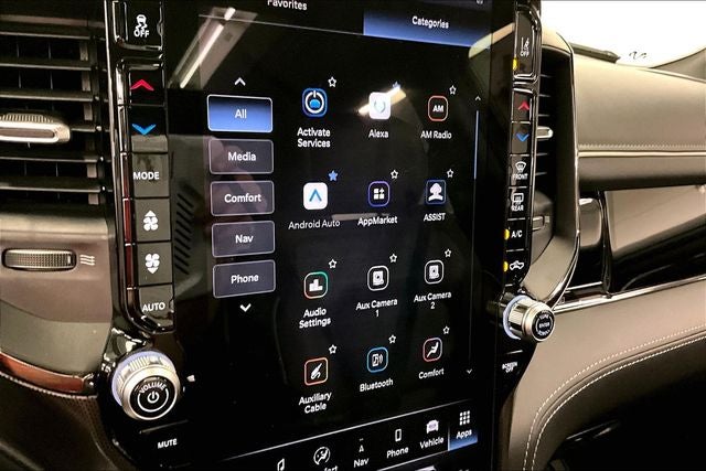 2025 RAM 1500 Limited 4x4-Pano Roof-Htd/Cooled Massaging Leather