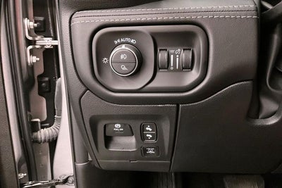 2025 RAM 1500 Limited 4x4-Pano Roof-Htd/Cooled Massaging Leather