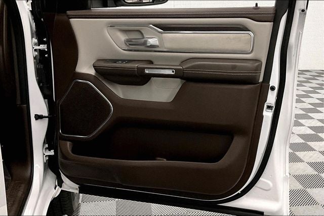 2025 RAM 1500 Laramie 4x4 - Pano Roof - Htd/Cooled Leather