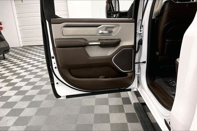 2025 RAM 1500 Laramie 4x4 - Pano Roof - Htd/Cooled Leather