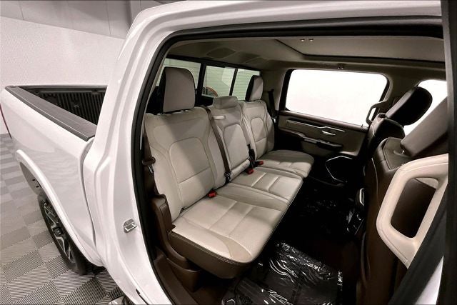 2025 RAM 1500 Laramie 4x4 - Pano Roof - Htd/Cooled Leather