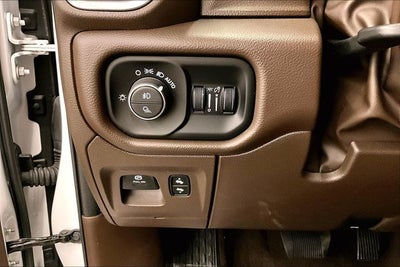 2025 RAM 1500 Laramie 4x4 - Pano Roof - Htd/Cooled Leather