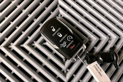 2025 RAM 1500 Laramie 4x4 - Htd/Cooled Leather - Adaptive Cruise - 20''