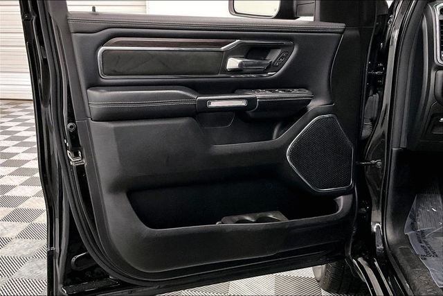 2025 RAM 1500 Laramie 4x4 - Htd/Cooled Leather - Adaptive Cruise - 20''