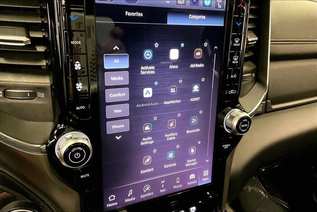 2025 RAM 1500 Laramie 4x4 - Htd/Cooled Leather - Adaptive Cruise - 20''