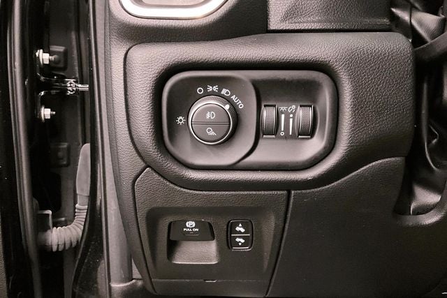 2025 RAM 1500 Laramie 4x4 - Htd/Cooled Leather - Adaptive Cruise - 20''