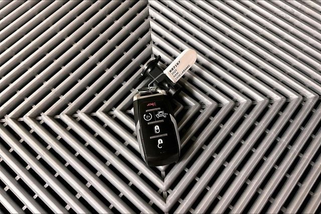 2025 RAM 1500 Laramie 4x4 - Htd/Cooled Leather - Adaptive Cruise - 20''