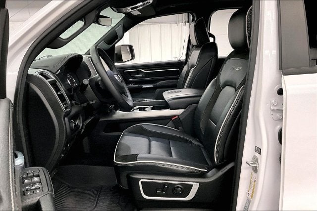 2025 RAM 1500 Laramie 4x4-Pano Roof-Adaptive Cruise-Htd/Cooled Leather