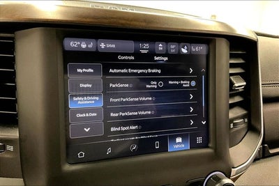 2022 RAM 1500 Laramie 4x4-Htd/Cooled Leather-Remote Start-20'' Wheels