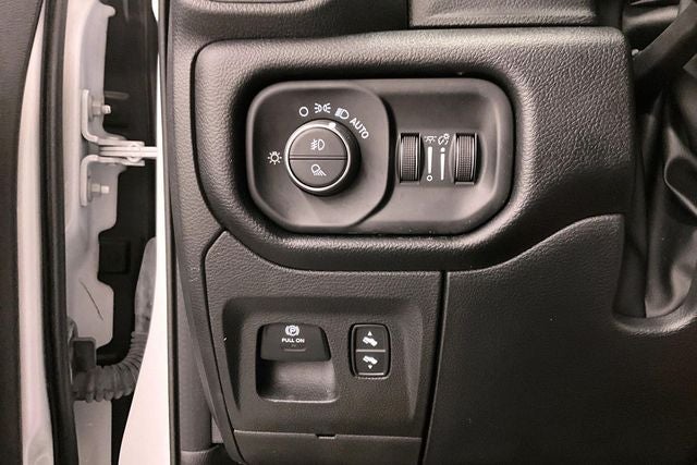 2022 RAM 1500 Laramie 4x4-Htd/Cooled Leather-Remote Start-20'' Wheels