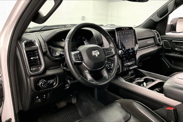 2024 RAM 1500 Laramie 4x4-Pano Roof-Htd/Cooled Leather-22'' Wheels