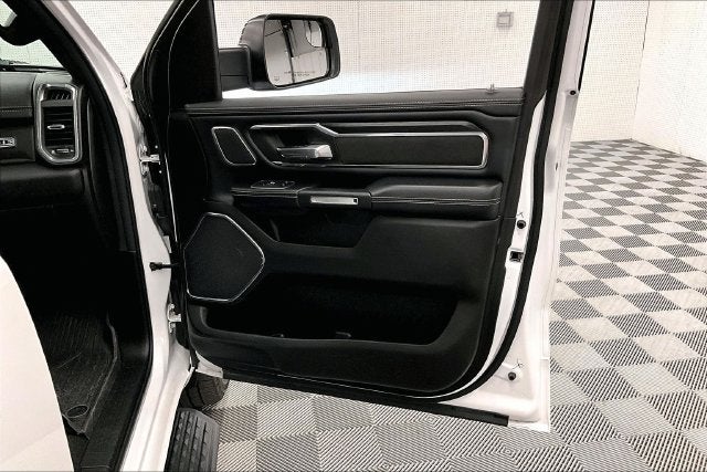 2024 RAM 1500 Laramie 4x4-Pano Roof-Htd/Cooled Leather-22'' Wheels