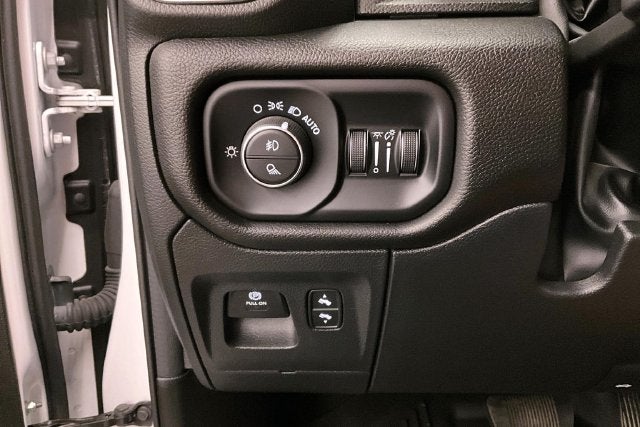 2024 RAM 1500 Laramie 4x4-Pano Roof-Htd/Cooled Leather-22'' Wheels