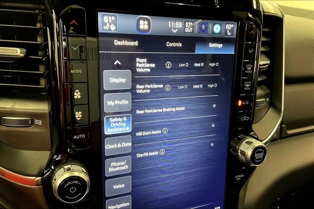 2024 RAM 1500 Big Horn/Lone Star 4x4 - Htd Seats - Remote Start - 20'' Wheels