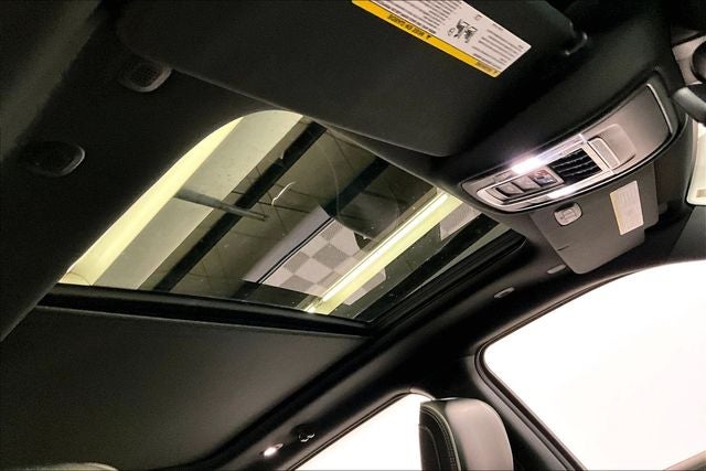 2022 RAM 1500 Laramie 4x4 - Sport Appearance Pkg - Pano Roof