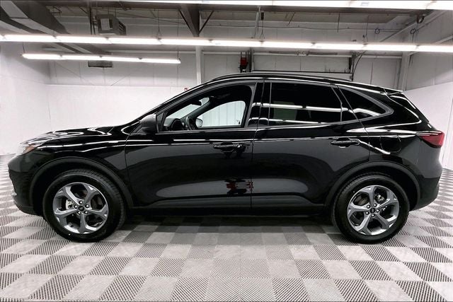 2025 Ford Escape ST-Line Blind Spot Detection - Apple CarPlay/Android Auto