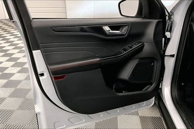 2025 Ford Escape Hybrid ST-Line Adaptive Cruise - Htd Seats - Remote Start