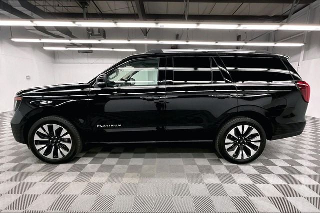 2025 Ford Expedition Platinum 4x4-Pano Roof-Adaptive Cruise-22'' Wheels