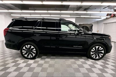 2025 Ford Expedition Platinum 4x4-Pano Roof-Adaptive Cruise-22'' Wheels