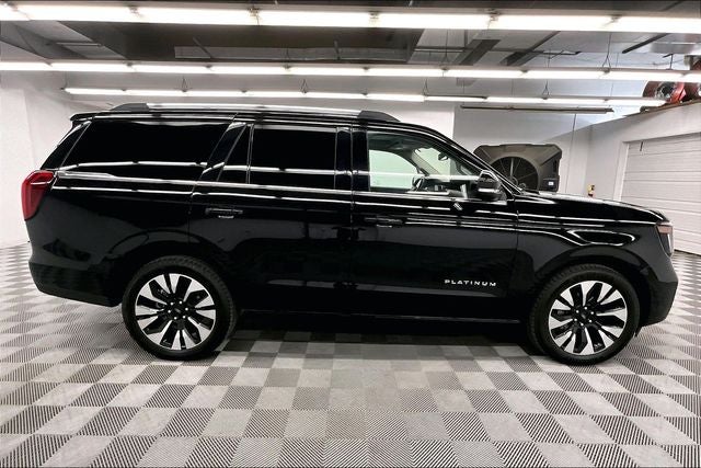 2025 Ford Expedition Platinum 4x4-Pano Roof-Adaptive Cruise-22'' Wheels