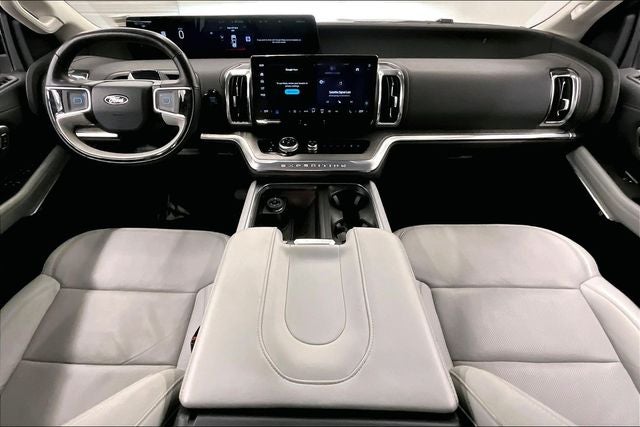 2025 Ford Expedition Platinum 4x4-Pano Roof-Adaptive Cruise-22'' Wheels