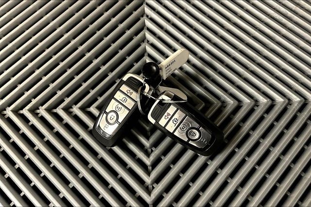 2022 Ford Explorer XLT 4x4 - Pano Roof - Adaptive Cruise - Htd Seats