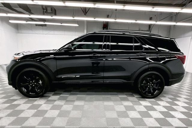 2024 Ford Explorer ST-Line