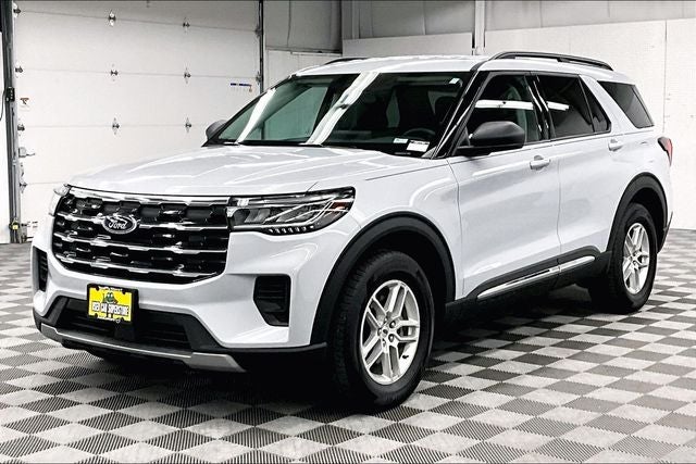 2025 Ford Explorer Active 4x4-Adaptive Cruise-Blind Spot Detection