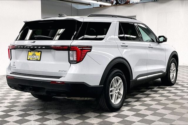2025 Ford Explorer Active 4x4-Adaptive Cruise-Blind Spot Detection
