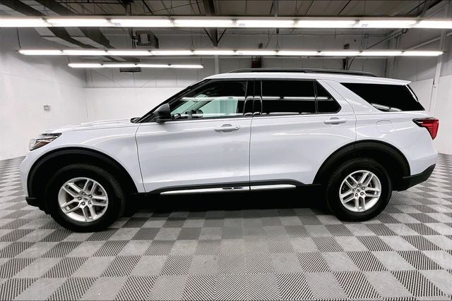 2025 Ford Explorer Active 4x4-Adaptive Cruise-Blind Spot Detection