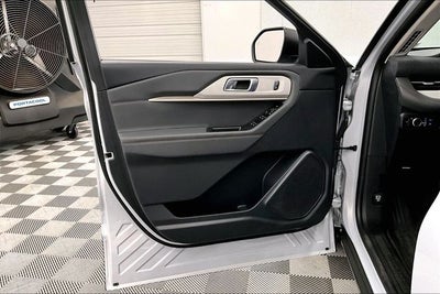 2025 Ford Explorer Active 4x4-Adaptive Cruise-Blind Spot Detection