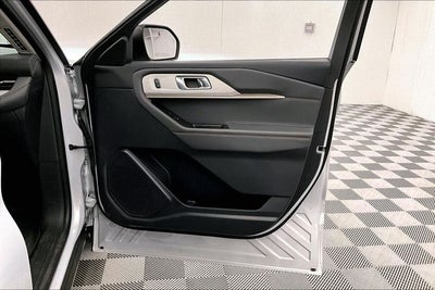 2025 Ford Explorer Active 4x4-Adaptive Cruise-Blind Spot Detection